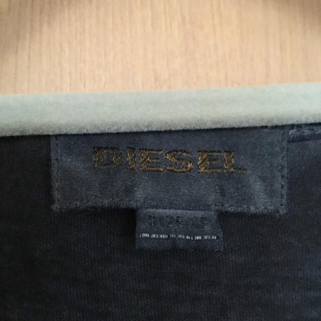 DIESEL(ディーゼル)のディゼル  ロングTシャツ  墨黒 レディースのトップス(Tシャツ(長袖/七分))の商品写真