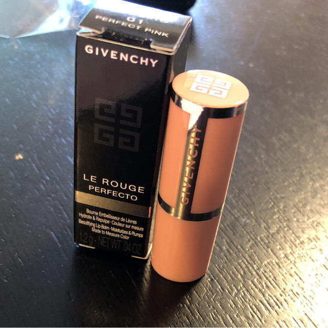 GIVENCHY(ジバンシィ)の新品未使用《GIVENCHY》リップバーム ミニ コスメ/美容のスキンケア/基礎化粧品(リップケア/リップクリーム)の商品写真