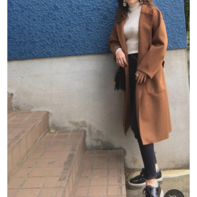 dholic(ディーホリック)のLAULEN BACK BELT CHESTER COAT レディースのジャケット/アウター(チェスターコート)の商品写真