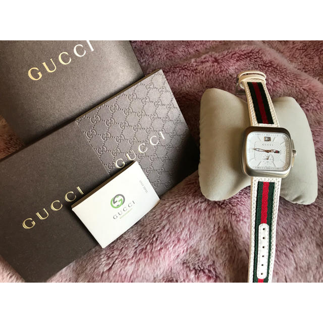 【着後レビューで 送料無料】 GUCCI - Gucci  白 腕時計 腕時計(アナログ)