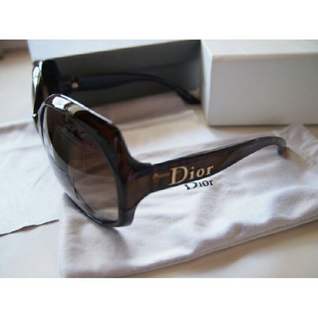 Christian Dior(クリスチャンディオール)のDior グロッシー サングラス ブラウン レディースのファッション小物(サングラス/メガネ)の商品写真