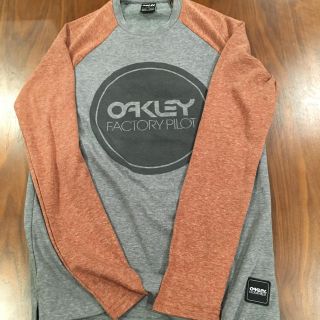 オークリー(Oakley)のロンT(Tシャツ/カットソー(七分/長袖))