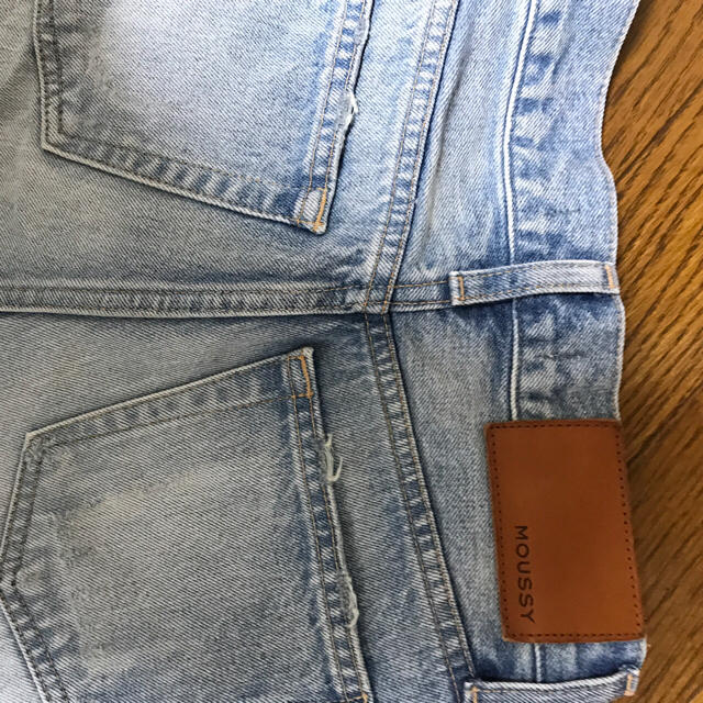 moussy(マウジー)のmoussy  MV WAIST FIT STRAIGHT   ストレートデニム レディースのパンツ(デニム/ジーンズ)の商品写真