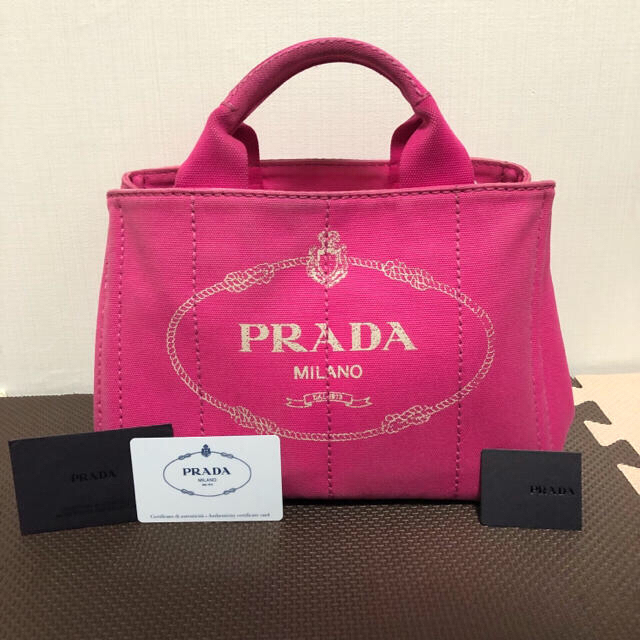 PRADA(プラダ)のまーここ様専用出品 レディースのバッグ(ショルダーバッグ)の商品写真