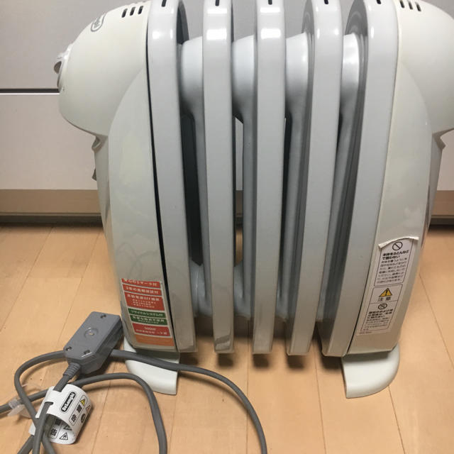 デロンギオイルヒーター スマホ/家電/カメラの冷暖房/空調(オイルヒーター)の商品写真