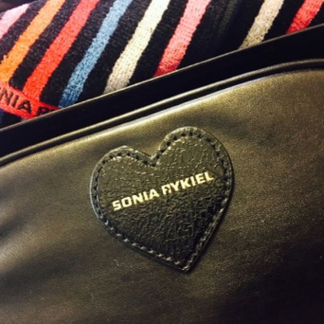 SONIA RYKIEL(ソニアリキエル)のソニアリキエル☆タオルハンカチとポーチのセット☆プレゼントに☆ブラック レディースのファッション小物(ハンカチ)の商品写真