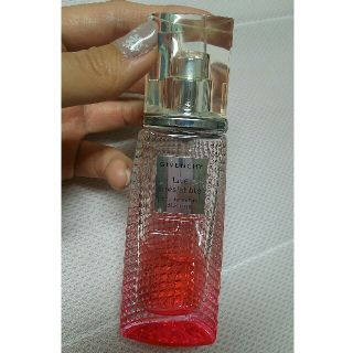 ジバンシィ(GIVENCHY)のGIVENCHY live irresistible オーデパルファム(香水(女性用))