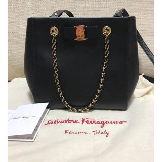 サルヴァトーレフェラガモ(Salvatore Ferragamo)の12/22まで限定特価♪ サルヴァトーレフェラガモ ヴァラ チェーンバッグ(ハンドバッグ)