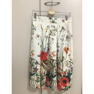 ザラ(ZARA)のZARA＊花柄スカート(ひざ丈スカート)