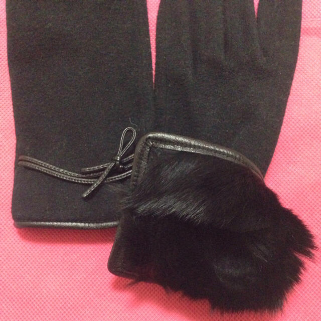 手袋   黒 ファー レディースのファッション小物(手袋)の商品写真
