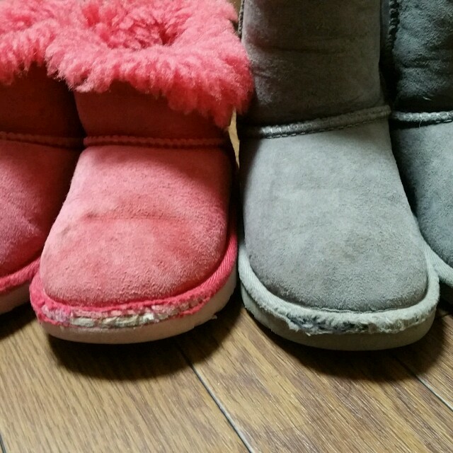 UGG(アグ)のUGG ブーツ2点セット 箱無し キッズ/ベビー/マタニティのキッズ靴/シューズ(15cm~)(ブーツ)の商品写真