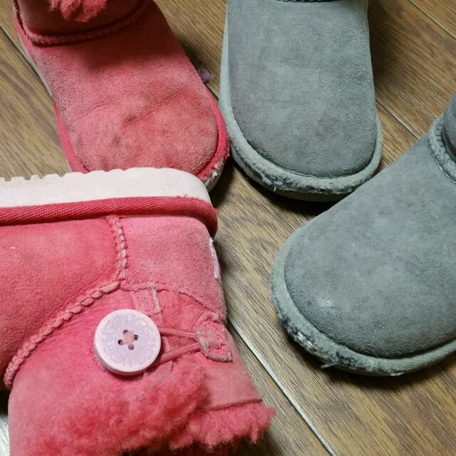 UGG(アグ)のUGG ブーツ2点セット 箱無し キッズ/ベビー/マタニティのキッズ靴/シューズ(15cm~)(ブーツ)の商品写真