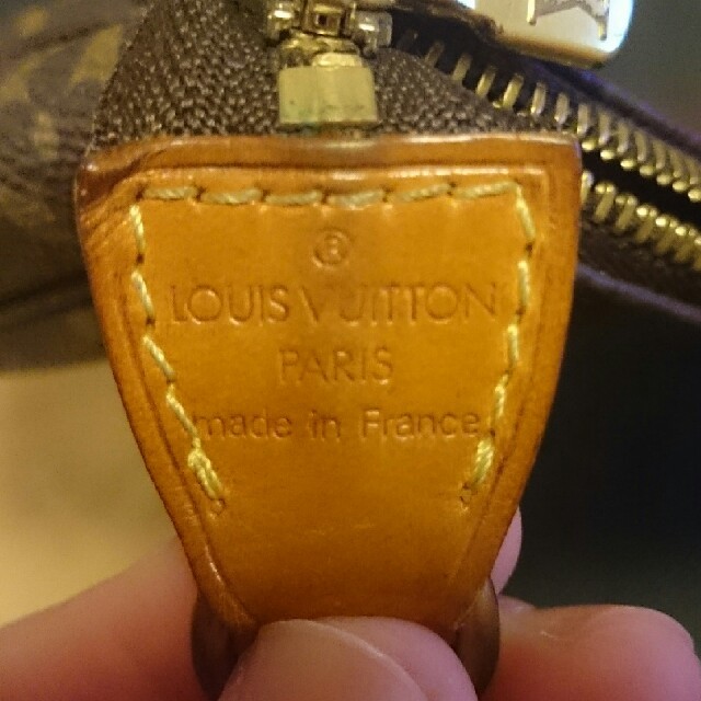 LOUIS VUITTON(ルイヴィトン)のルイヴィトン ミニポーチ レディースのファッション小物(ポーチ)の商品写真