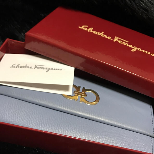 Ferragamo(フェラガモ)の【正規品】Ferragamo 長財布 美品 保存箱無し値引き レディースのファッション小物(財布)の商品写真