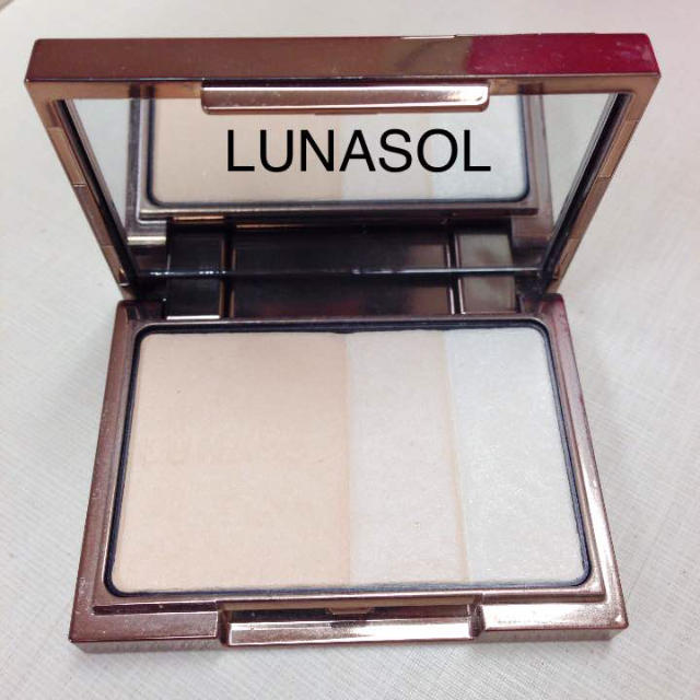 LUNASOL(ルナソル)の専用 コスメ/美容のベースメイク/化粧品(フェイスカラー)の商品写真