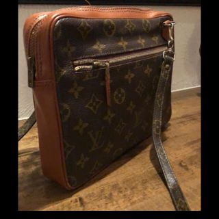 ルイヴィトン(LOUIS VUITTON)の売り切り価格❣️正規品 ヴィトン   ショルダーバック (ショルダーバッグ)