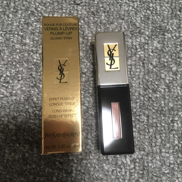 Yves Saint Laurent Beaute(イヴサンローランボーテ)のひろ様ご専用 サンローランルージュプランパ200番 ❤️新品未使用品 自宅保管品 コスメ/美容のベースメイク/化粧品(リップグロス)の商品写真