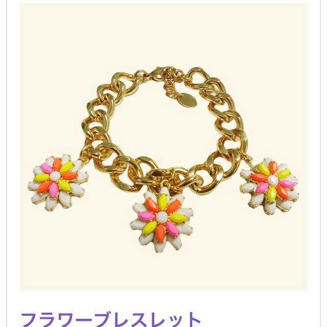 claire's(クレアーズ)の☆新品☆送料込☆フラワービジューブレス レディースのアクセサリー(ブレスレット/バングル)の商品写真