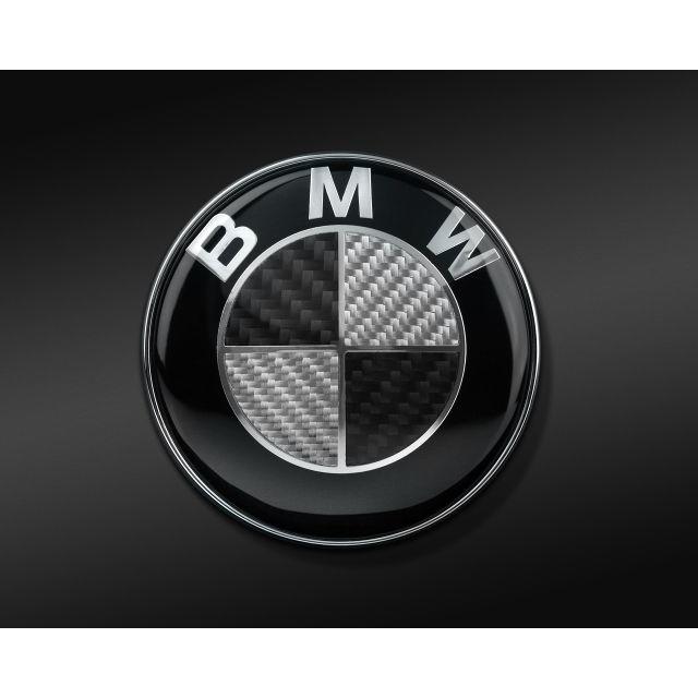 BMW カーボン調エンブレム 82mm フロント/リア 新品 ２個セット 残１つ 自動車/バイクの自動車(車種別パーツ)の商品写真