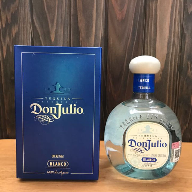 TEQUILA Donjulio BLANCO テキーラ ドンフリオ ブランコ 食品/飲料/酒の酒(蒸留酒/スピリッツ)の商品写真