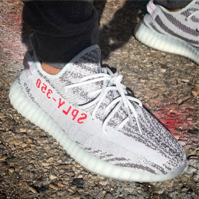 adidas(アディダス)のAdidas yeezy boost 350V2 blue tint メンズの靴/シューズ(スニーカー)の商品写真