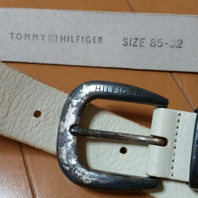 TOMMY HILFIGER(トミーヒルフィガー)のベルト ﾚﾃﾞｨｰｽ トミー 中古品 レディースのファッション小物(ベルト)の商品写真