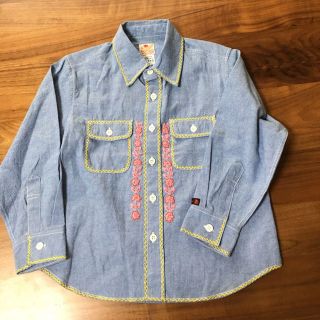 デニムダンガリー(DENIM DUNGAREE)の新品タグ付き お花刺繍シャツ110(その他)