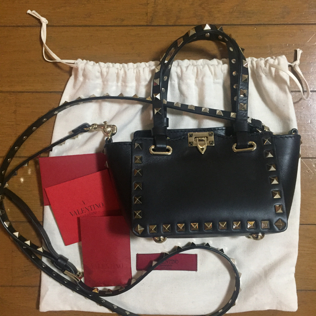 VALENTINO - ヴァレンティノ スタッズトート マイクロサイズの通販 by VALENTINO - ヴァレンティノ スタッズトート マイクロサイズの通販 by