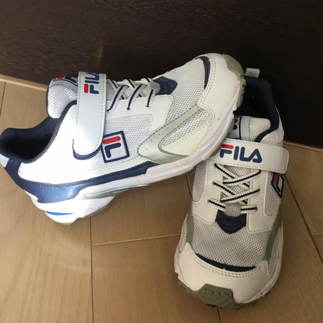 FILA(フィラ)のFILA 子供用 スニーカー キッズ/ベビー/マタニティのキッズ靴/シューズ(15cm~)(スニーカー)の商品写真