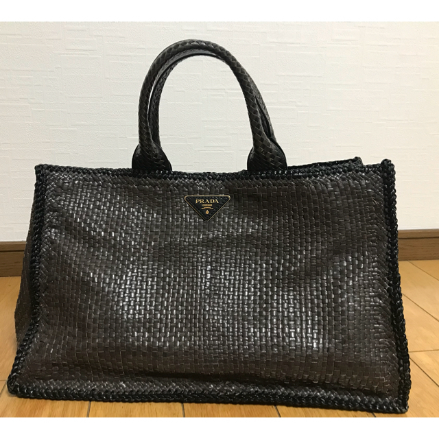 PRADA(プラダ)のみきみき様 専用 プラダ 編み込みレザートートバッグ レディースのバッグ(トートバッグ)の商品写真