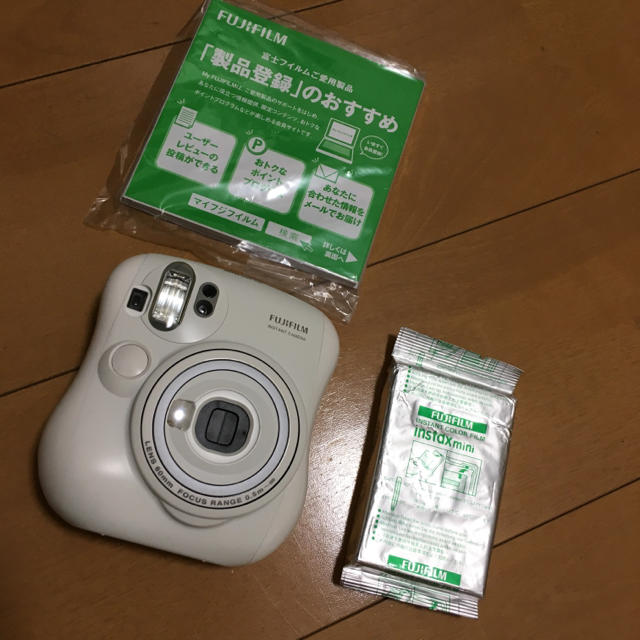 チェキ 本体 フィルム付き スマホ/家電/カメラのカメラ(フィルムカメラ)の商品写真