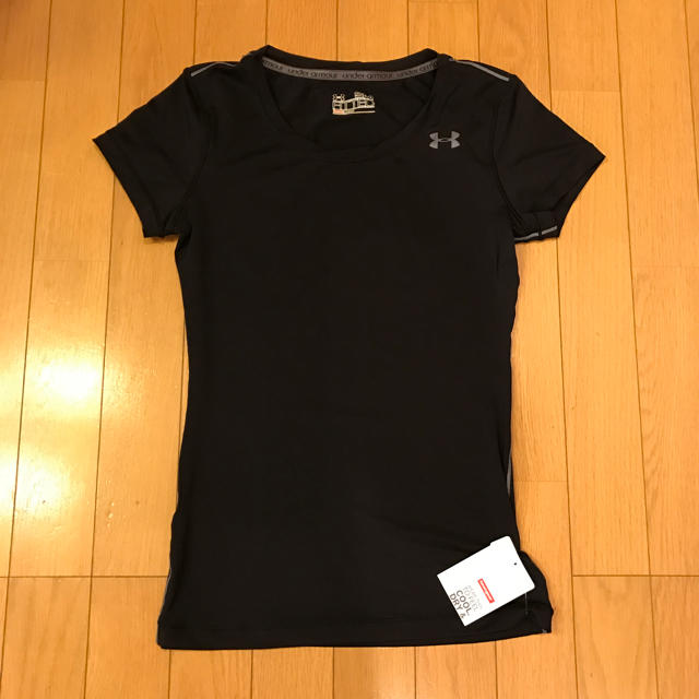 UNDER ARMOUR(アンダーアーマー)の新品タグ付き UNDER ARMOUR Ｔシャツ レディースのトップス(Tシャツ(半袖/袖なし))の商品写真