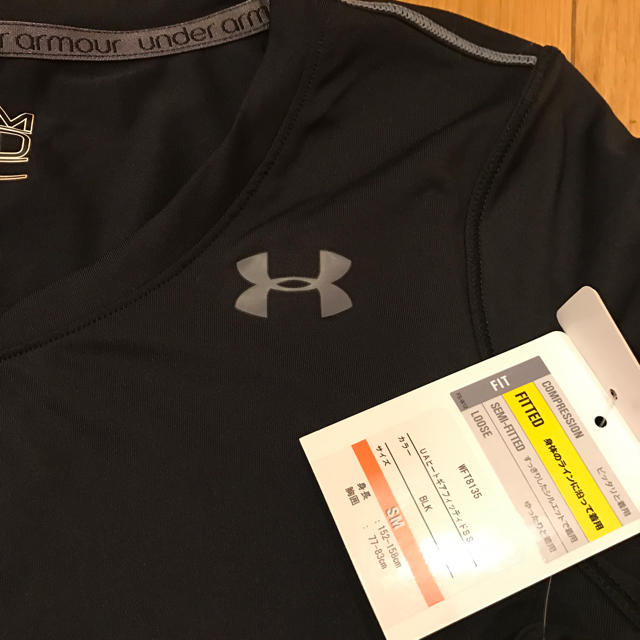 UNDER ARMOUR(アンダーアーマー)の新品タグ付き UNDER ARMOUR Ｔシャツ レディースのトップス(Tシャツ(半袖/袖なし))の商品写真