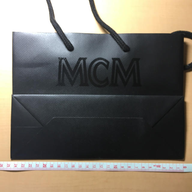 MCM(エムシーエム)のMCM 紙袋 レディースのバッグ(ショップ袋)の商品写真
