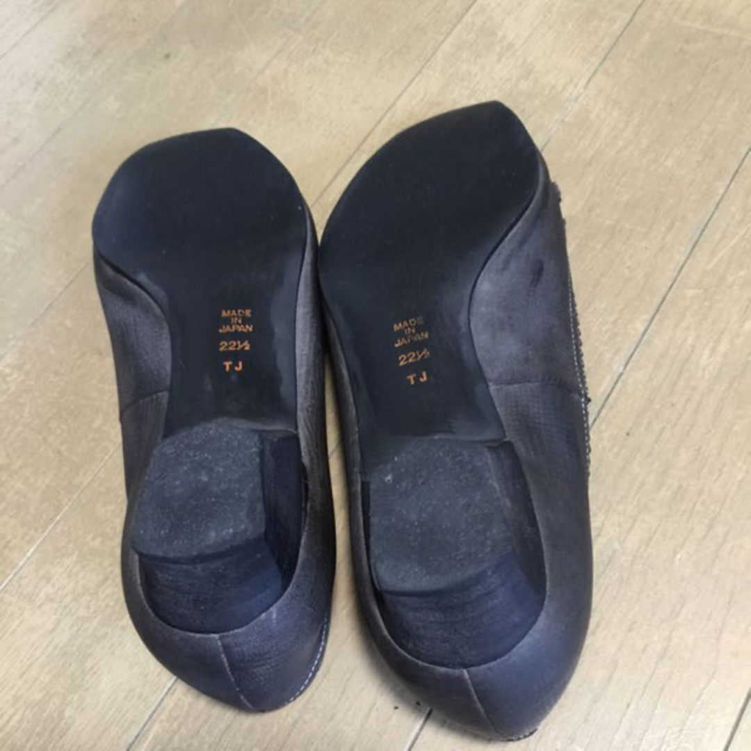 DIANA(ダイアナ)のDIANA ローヒールパンプス(ダークグレー  着用者23.5) レディースの靴/シューズ(ハイヒール/パンプス)の商品写真