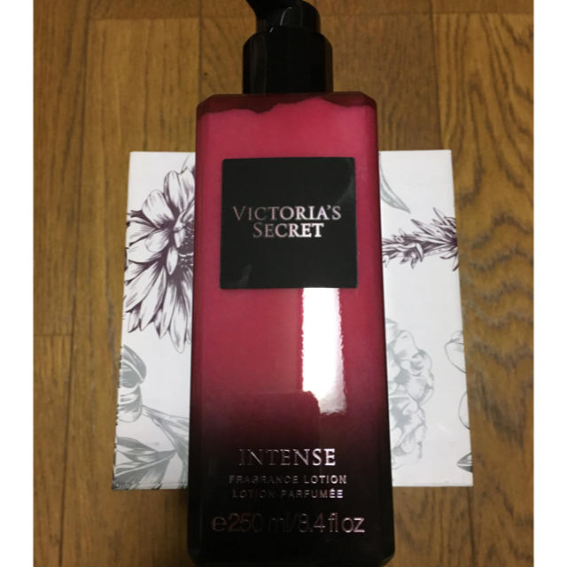 Victoria's Secret(ヴィクトリアズシークレット)のVictoria’s Secret ボディローション intense  コスメ/美容のボディケア(ボディローション/ミルク)の商品写真