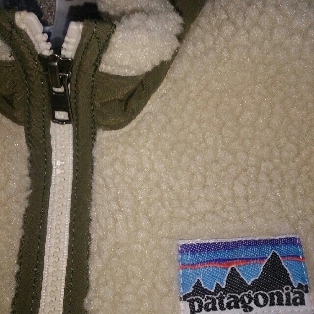 patagonia(パタゴニア)のpatagonia パタゴニア レトロ ベスト キッズ/ベビー/マタニティのキッズ服女の子用(90cm~)(ジャケット/上着)の商品写真