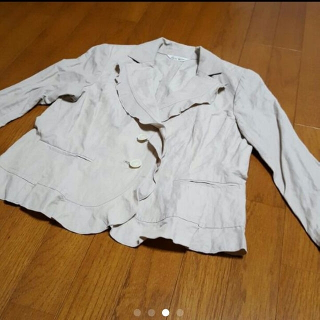 ❤新品❤Jemmy garcon 　三ツ星ドレス　ベージュジャケット　サイズL レディースのジャケット/アウター(テーラードジャケット)の商品写真