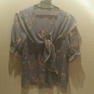 フィント(F i.n.t)の花柄シフォンスカーフ衿ブラウス(シャツ/ブラウス(半袖/袖なし))