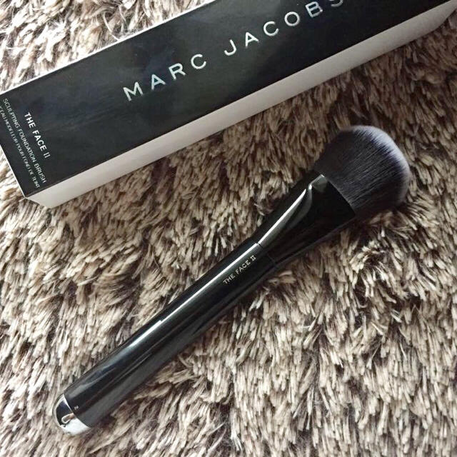 Sephora(セフォラ)のMARC JACOBS BEAUTY ブラシ コスメ/美容のベースメイク/化粧品(その他)の商品写真