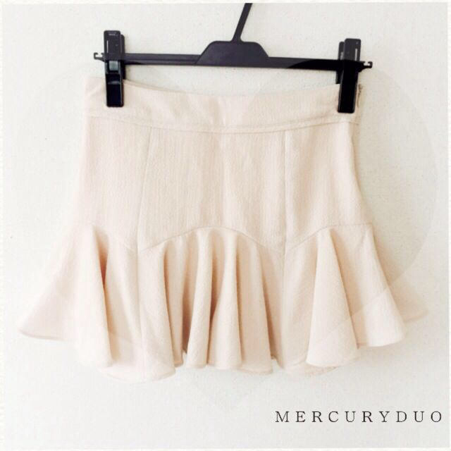 MERCURYDUO(マーキュリーデュオ)のスカラップフレアスカート レディースのスカート(ミニスカート)の商品写真