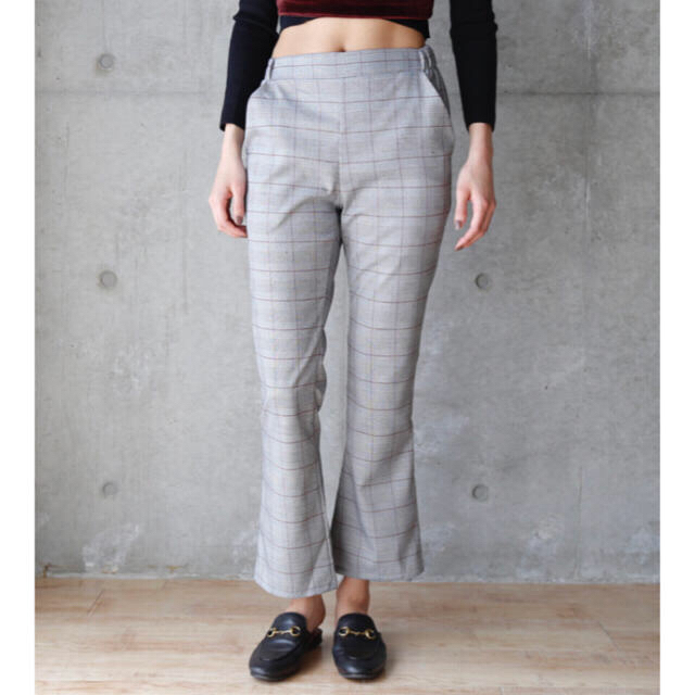 juemi ❤︎ Cropped Flare Check Pants レディースのパンツ(カジュアルパンツ)の商品写真