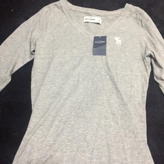 アバクロンビーアンドフィッチ(Abercrombie&Fitch)の新品アバクロVネックTシャツ‼️(Tシャツ(長袖/七分))