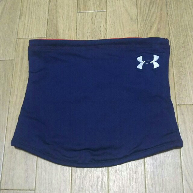 UNDER ARMOUR(アンダーアーマー)の【新品人気モデル】アンダーアーマー リバーシブル ネックウォーマー(赤×紺) メンズのファッション小物(ネックウォーマー)の商品写真