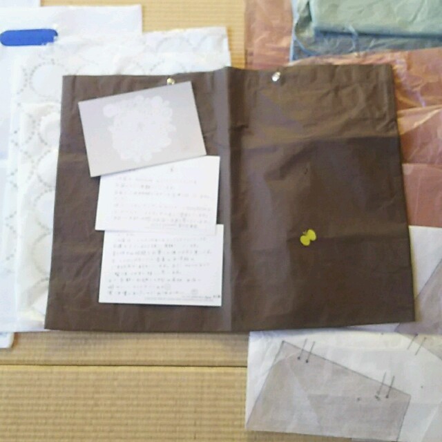 mina perhonen(ミナペルホネン)のミナペルホネン ノベルティー ショップバック 包装紙、レターカード、封筒他23点 レディースのバッグ(ショップ袋)の商品写真