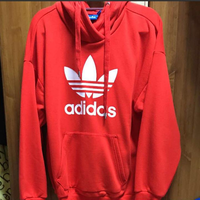 adidasパーカー