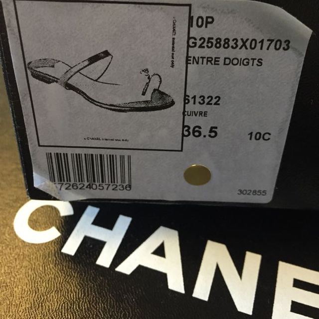 CHANEL(シャネル)のCHANELトゥーリングサンダル ピンクゴールド シャネル レディースの靴/シューズ(サンダル)の商品写真