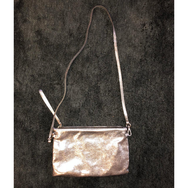 GIANNI CHIARINI レザーポシェット レディースのバッグ(ショルダーバッグ)の商品写真