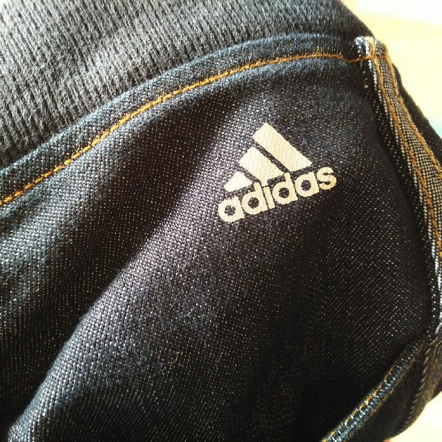 adidas(アディダス)のデニムパンツ レディースのパンツ(デニム/ジーンズ)の商品写真