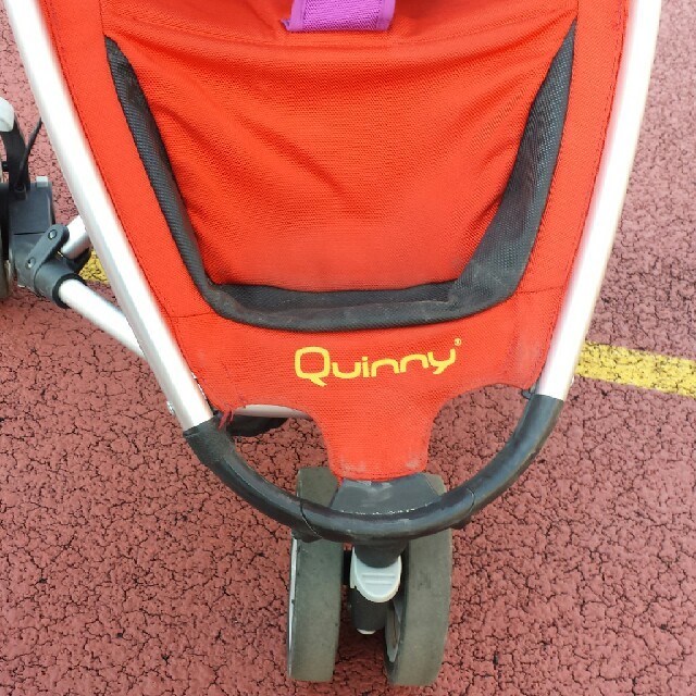 Quinny(クイニー)のQuinny♡赤 キッズ/ベビー/マタニティの外出/移動用品(ベビーカー/バギー)の商品写真